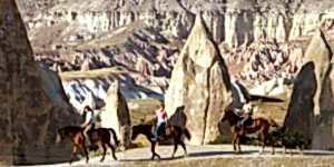 KAPADOKYAYI AT SIRTINDA KEŞFEDİN